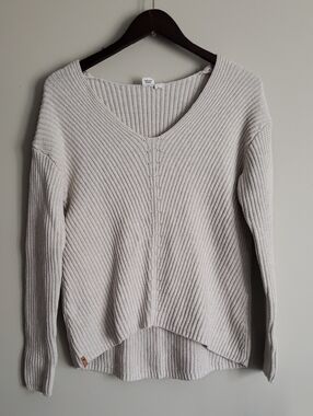 tentree Organic Cotton Women’s V-Neck Ribbed Sweater